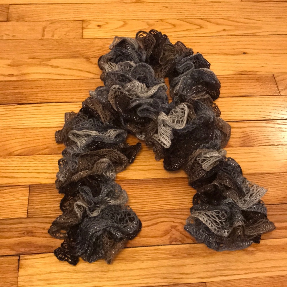 Knit scarf